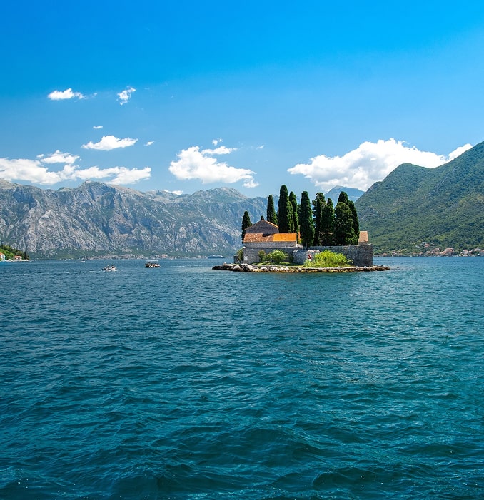 Advantages of Speedboat tours